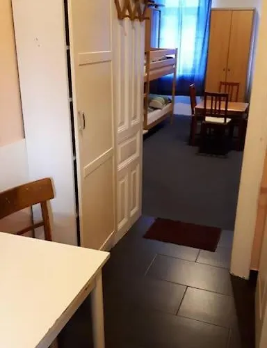 Apartment Simple 10 Minutes To Downtown *